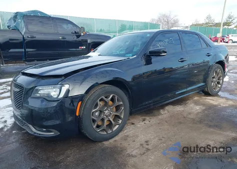 2018 Chrysler 300 300S Awd z USA, uszkodzony, nr VIN 2C3CCAGG1JH182418